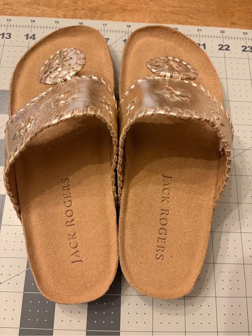 Jack Rogers Kids' Gold Slide Sandals size 4